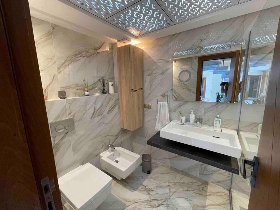 Апартаменты Royale Duplexe Pleine Centre Tanger Экстерьер фото