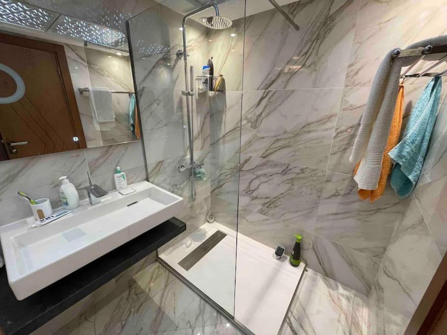 Апартаменты Royale Duplexe Pleine Centre Tanger Экстерьер фото